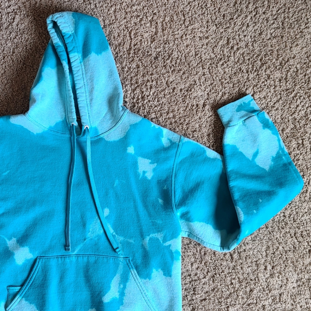 Blue tie dye sweatshirt